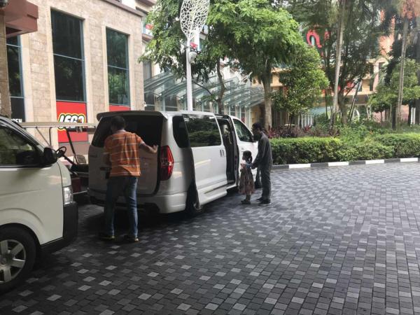 Illegal Malaysia Pick Up Service in SG