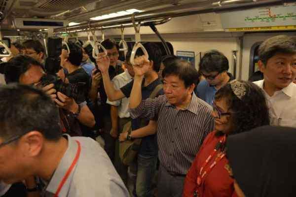 Khaw says fewer MRT delays and faults expected, Singaporeans laughing at him